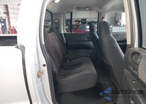 2003 Dodge Dakota Sport/Sxt from USA, damaged, VIN 1D7HG38N63S352496